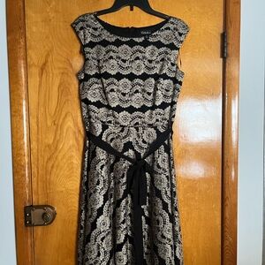 Elegant Black and Cream Lace Dress